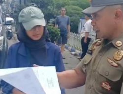 Kasatpol PP Kota Cimahi Pimpin Langsung Penertiban PKL di Zona Terlarang
