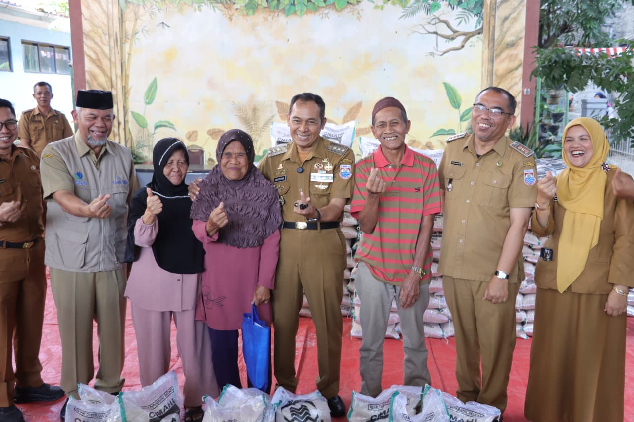 Hadapi Kemarau Panjang, 2.227 KPM di Cimahi Dapat Bantuan 30 Kg Beras